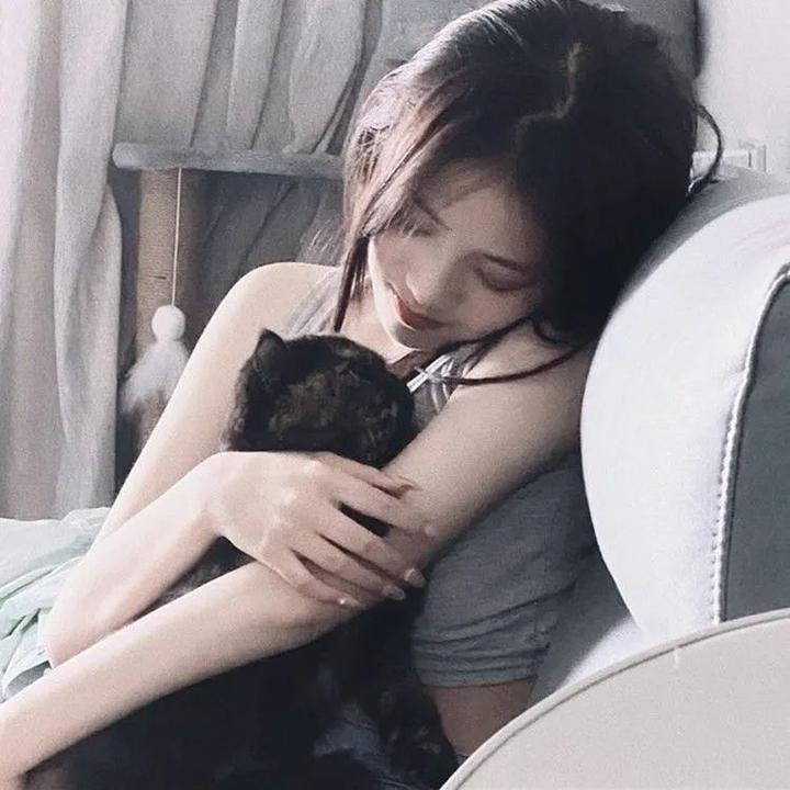 她和她的她